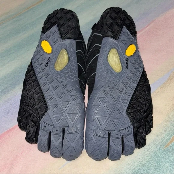 Vibram Fivefingers V-Trail Barefoot Running Shoes Black size 44 EU / US 10.5-11
